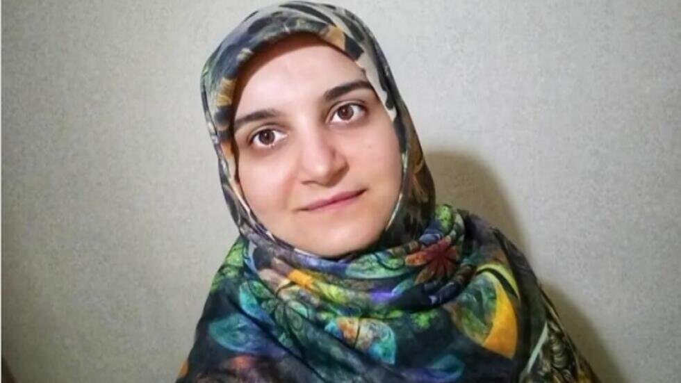 مهدیه اسفندیاری